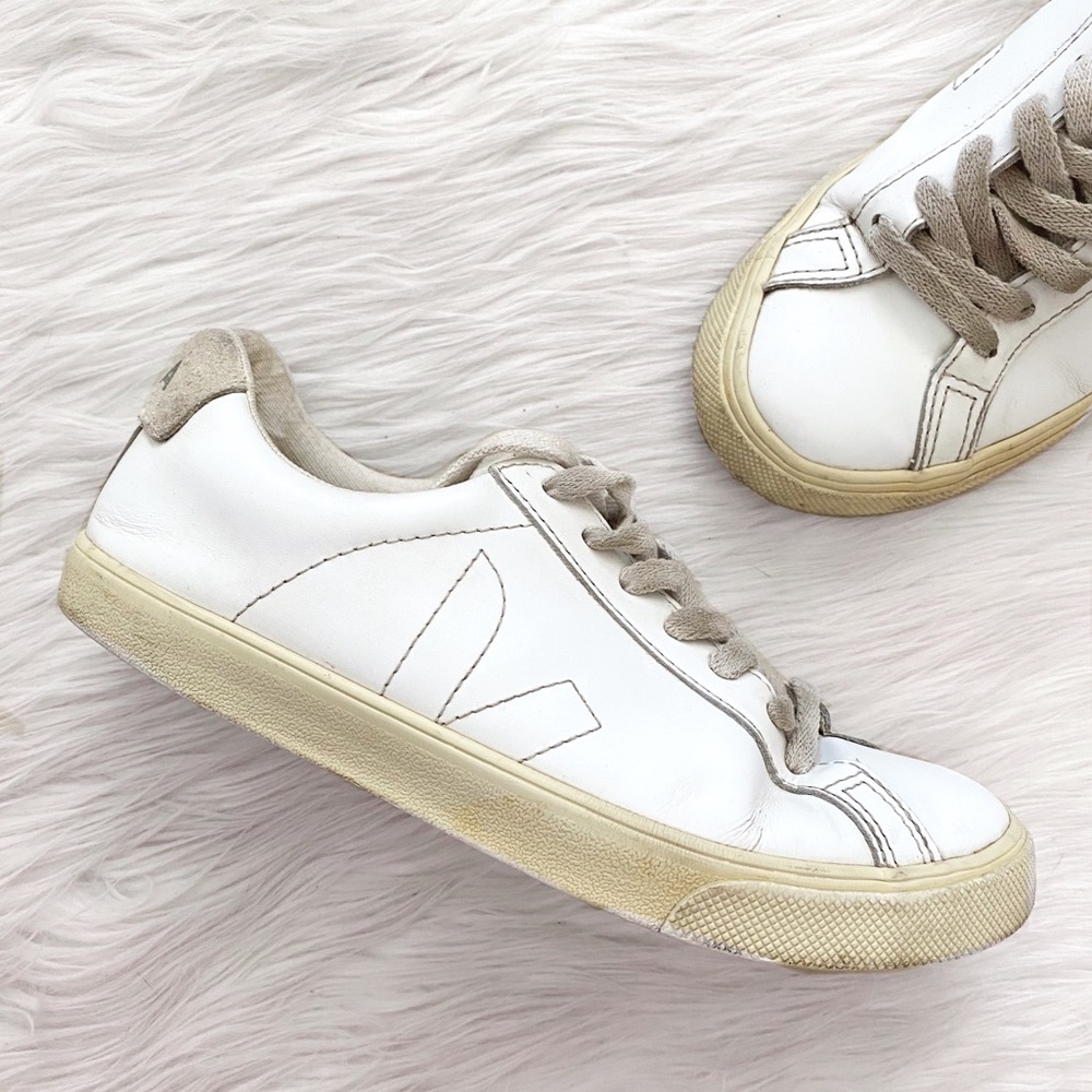 Veja Esplar Leather Low-Top Sneakers